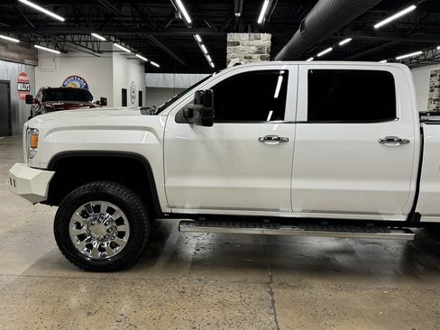 Used 2018 GMC Sierra 2500 Denali image 7