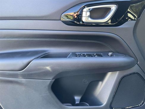 New 2026 Jeep Compass Latitude image 26