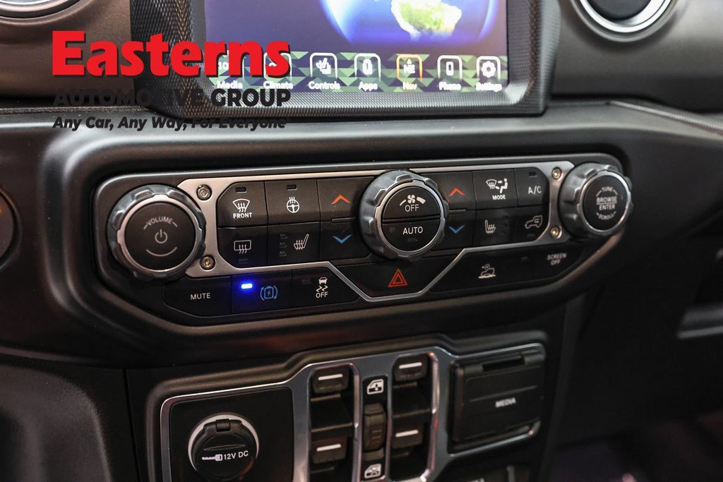 Used 2023 Jeep Wrangler Unlimited Rubicon 4xe w/ Cold Weather Group AWD/4WD image 19