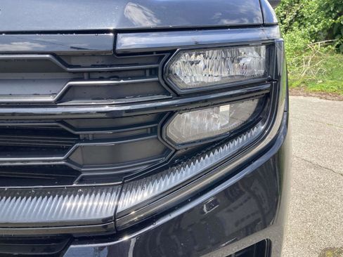 Used 2025 Ford Expedition Active RWD image 11