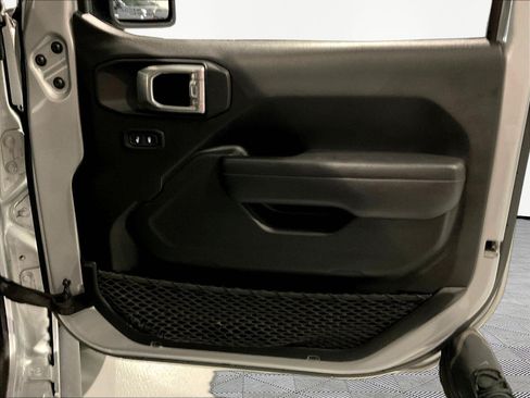 Used 2022 Jeep Wrangler Sport AWD/4WD image 25