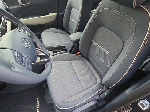 New 2026 Hyundai Venue SEL FWD image 15