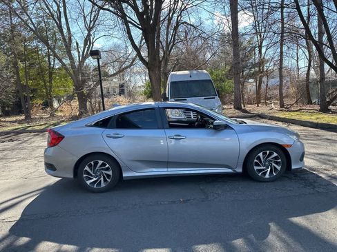 Used 2017 Honda Civic EX image 12