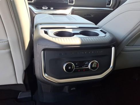 New 2026 Ford Expedition Max Platinum AWD/4WD image 9