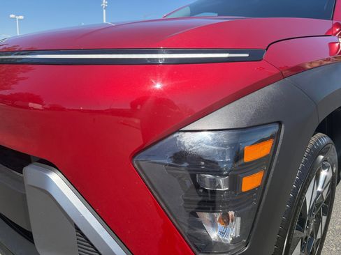 Used 2025 Hyundai Kona SEL AWD/4WD image 9