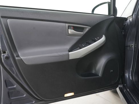 Used 2013 Toyota Prius Four FWD image 18