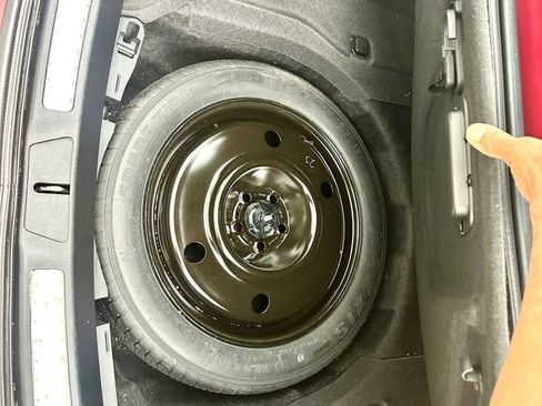 Used 2017 Lincoln Continental Select FWD image 47