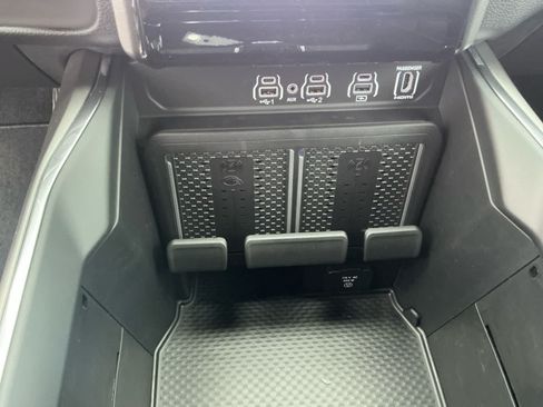 New 2026 RAM 1500 Laramie AWD/4WD image 19