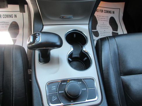 Used 2014 Jeep Grand Cherokee Limited image 13