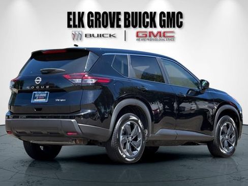 Used 2024 Nissan Rogue SV AWD/4WD image 4