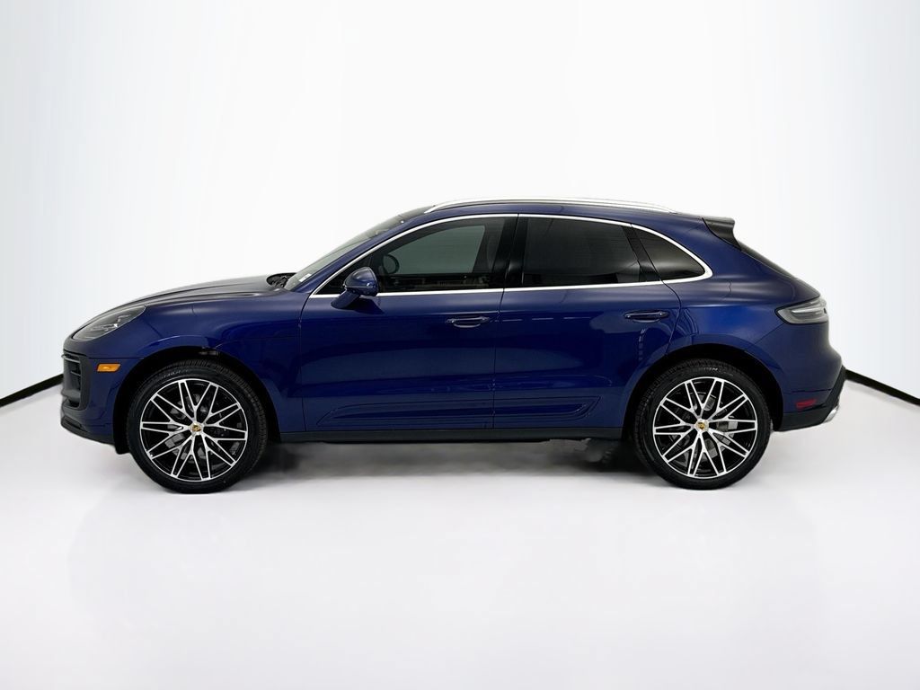 Used 2026 Porsche Macan AWD/4WD image 2