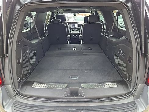 Used 2021 GMC Yukon XL Denali w/ Denali Premium Package image 60