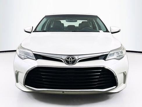 Used 2016 Toyota Avalon Touring image 2