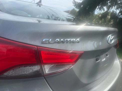 Used 2014 Hyundai Elantra SE image 7