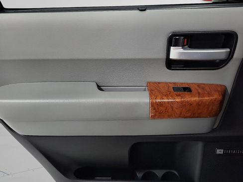 Certified 2019 Toyota Sequoia Platinum AWD/4WD image 8