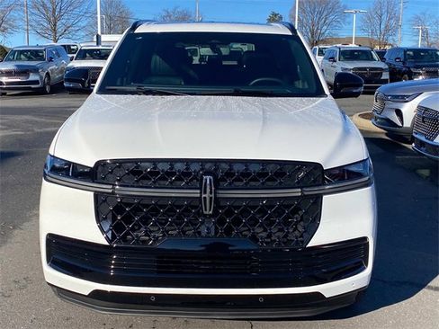 New 2025 Lincoln Navigator Reserve w/ Jet Appearance Package image 2