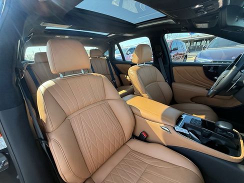 Used 2025 Lexus LS 500 image 24