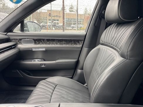 Used 2024 Genesis G90 3.5T image 32