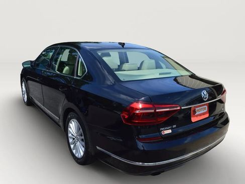 Used 2017 Volkswagen Passat 1.8T SE FWD image 5