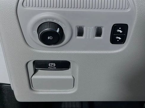 Used 2024 Jeep Wagoneer 2WD w/ Premium Group I image 11