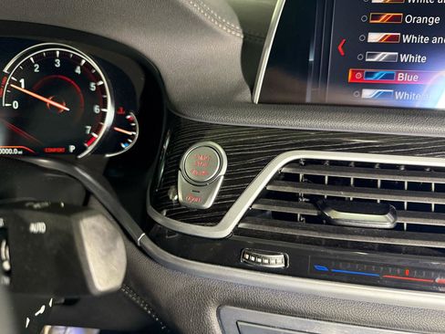 Used 2019 BMW 740i w/ M Sport Package image 26