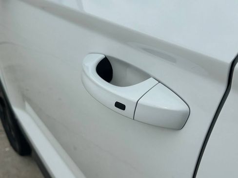 New 2026 Volkswagen Taos SE FWD image 27