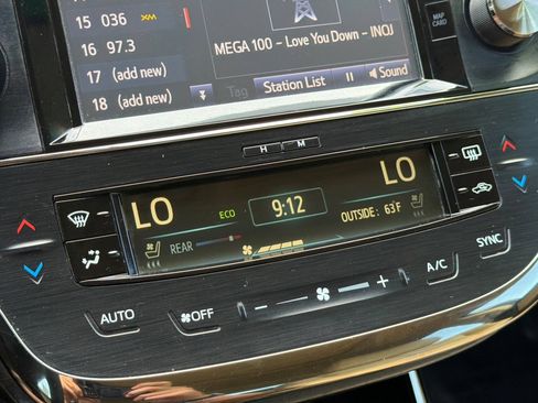 Used 2016 Toyota Avalon Limited FWD image 30