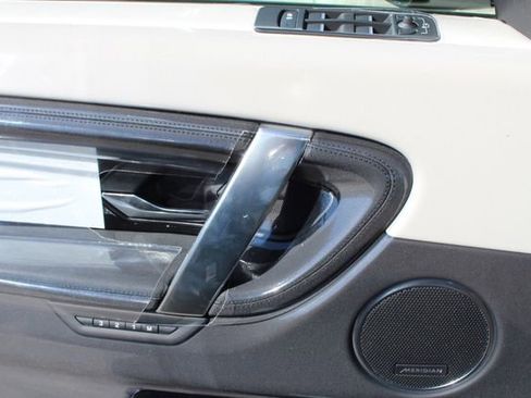 New 2025 Land Rover Discovery Sport S image 17