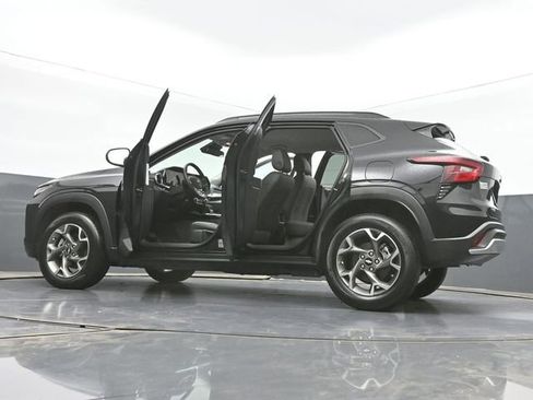 Used 2025 Chevrolet Trax LT w/ LT Convenience Package FWD image 50