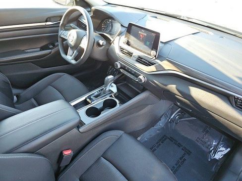 Used 2023 Nissan Altima 2.5 SV image 14