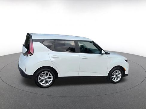 Used 2025 Kia Soul LX w/ LX Technology Package FWD image 14