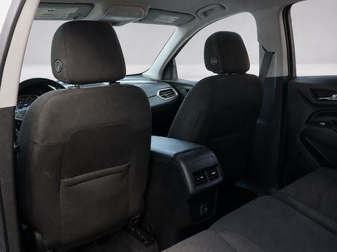 Used 2020 Chevrolet Equinox LT w/ Driver Convenience Package FWD image 18
