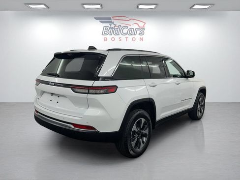 Used 2022 Jeep Grand Cherokee Limited 4xe w/ Luxury Tech Group II AWD/4WD image 4