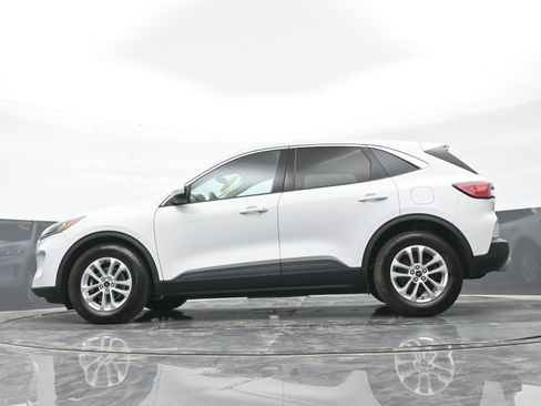 Used 2021 Ford Escape SE image 44