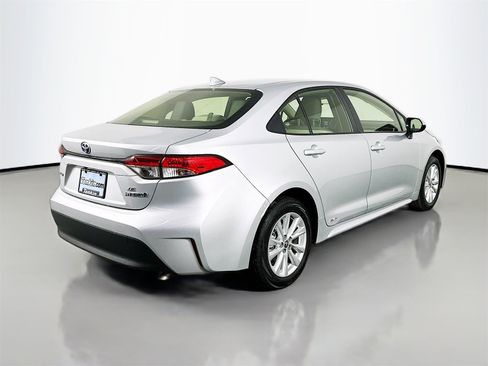 Used 2024 Toyota Corolla LE w/ LE Convenience Package image 7