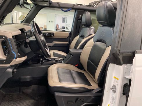 Used 2023 Ford Bronco Wildtrak AWD/4WD image 16