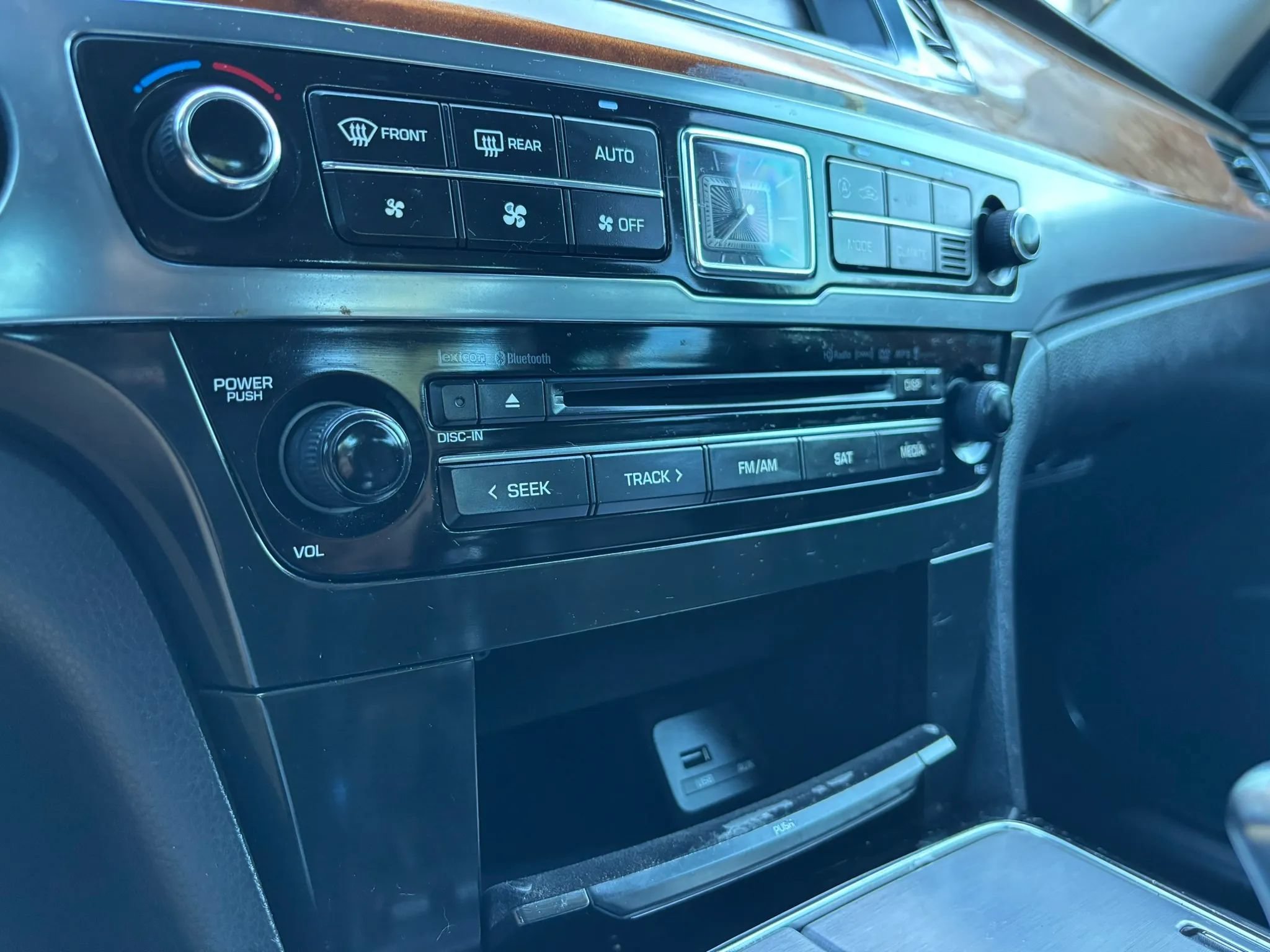 Used 2014 Hyundai Equus Signature RWD image 33