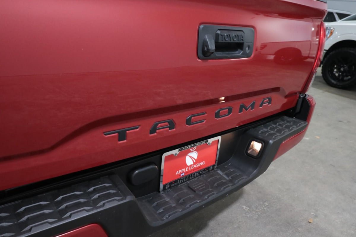 Used 2022 Toyota Tacoma SR w/ SR Convenience Package RWD image 27