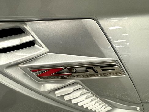 Used 2016 Chevrolet Corvette Z06 w/ 3LZ Preferred Equipment Group image 27