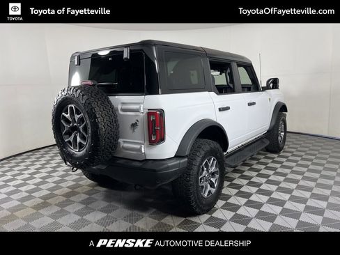 Used 2025 Ford Bronco Badlands image 14