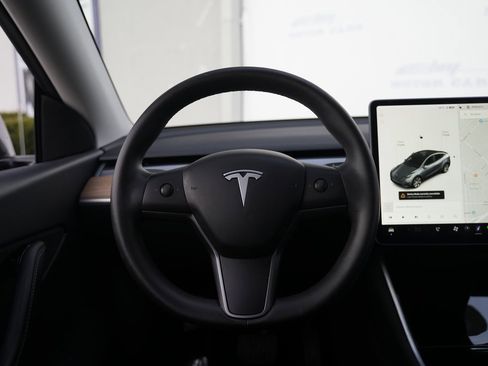 Used 2020 Tesla Model Y Long Range image 39