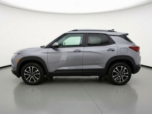 Used 2025 Chevrolet TrailBlazer LT FWD image 5