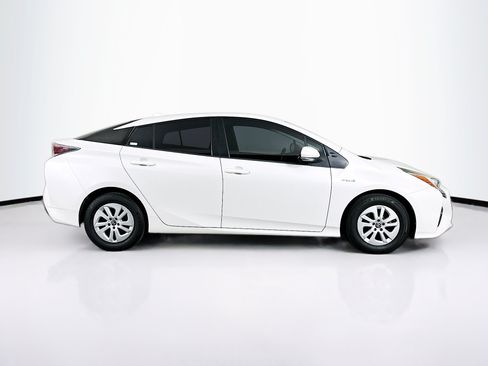 Used 2016 Toyota Prius Two FWD image 10