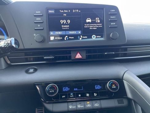 Used 2025 Hyundai Elantra Sport image 20