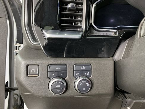 Used 2022 GMC Sierra 1500 SLE image 15