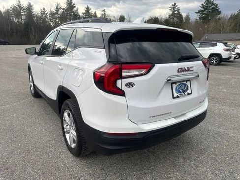 Used 2022 GMC Terrain SLE w/ Driver Convenience Package AWD/4WD image 4