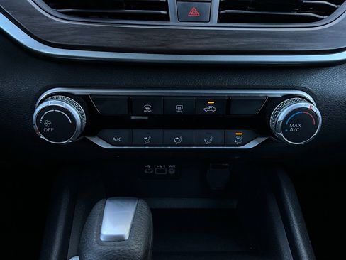 Used 2025 Nissan Altima 2.5 SV image 27