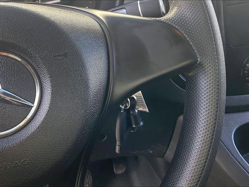 Used 2022 Mercedes-Benz Metris image 23