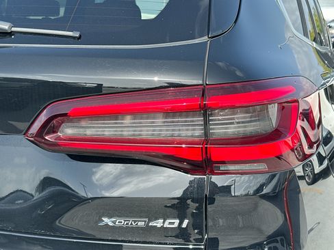 Used 2023 BMW X5 xDrive40i w/ Parking Assistance Package AWD/4WD image 32