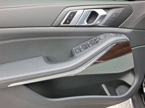 Used 2024 BMW X5 xDrive40i w/ Premium Package image 15